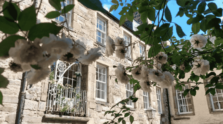 edinburgh closes royal mile