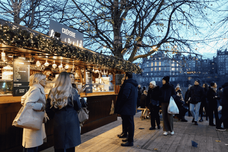 edinburgh christmas market 2025