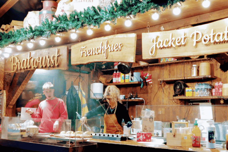 edinburgh christmas market stalls