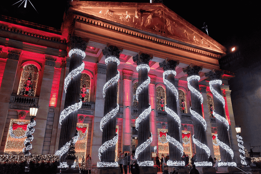 The Dome on Christmas decorations. Isn't it beautiful?