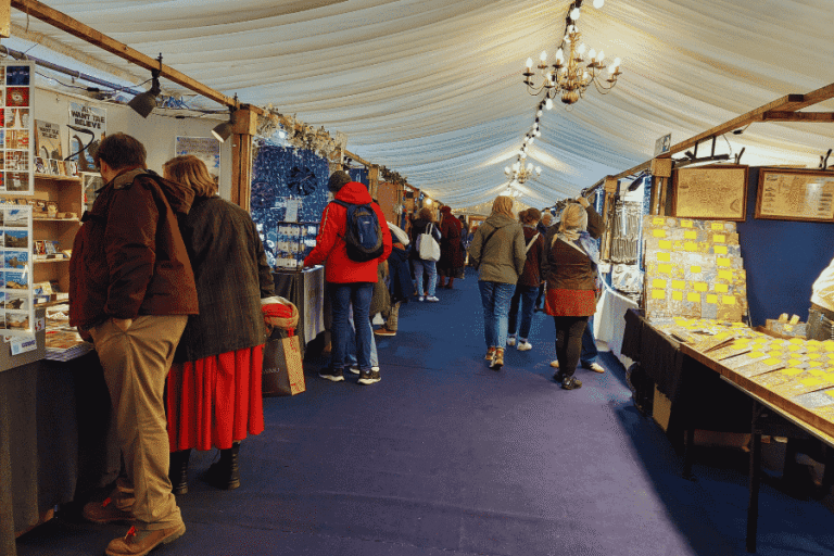 Looking for the christmas presents in Winter in the West End Christmas Market