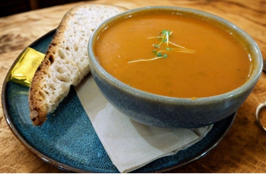 The best lunch in Royal Mile, Deacon’s House Café tomato basil soup